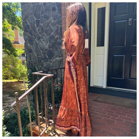 43 Beautiful Silk Blend One of a Kind Print Maxi Flowy Dress - Picture 6 of 6